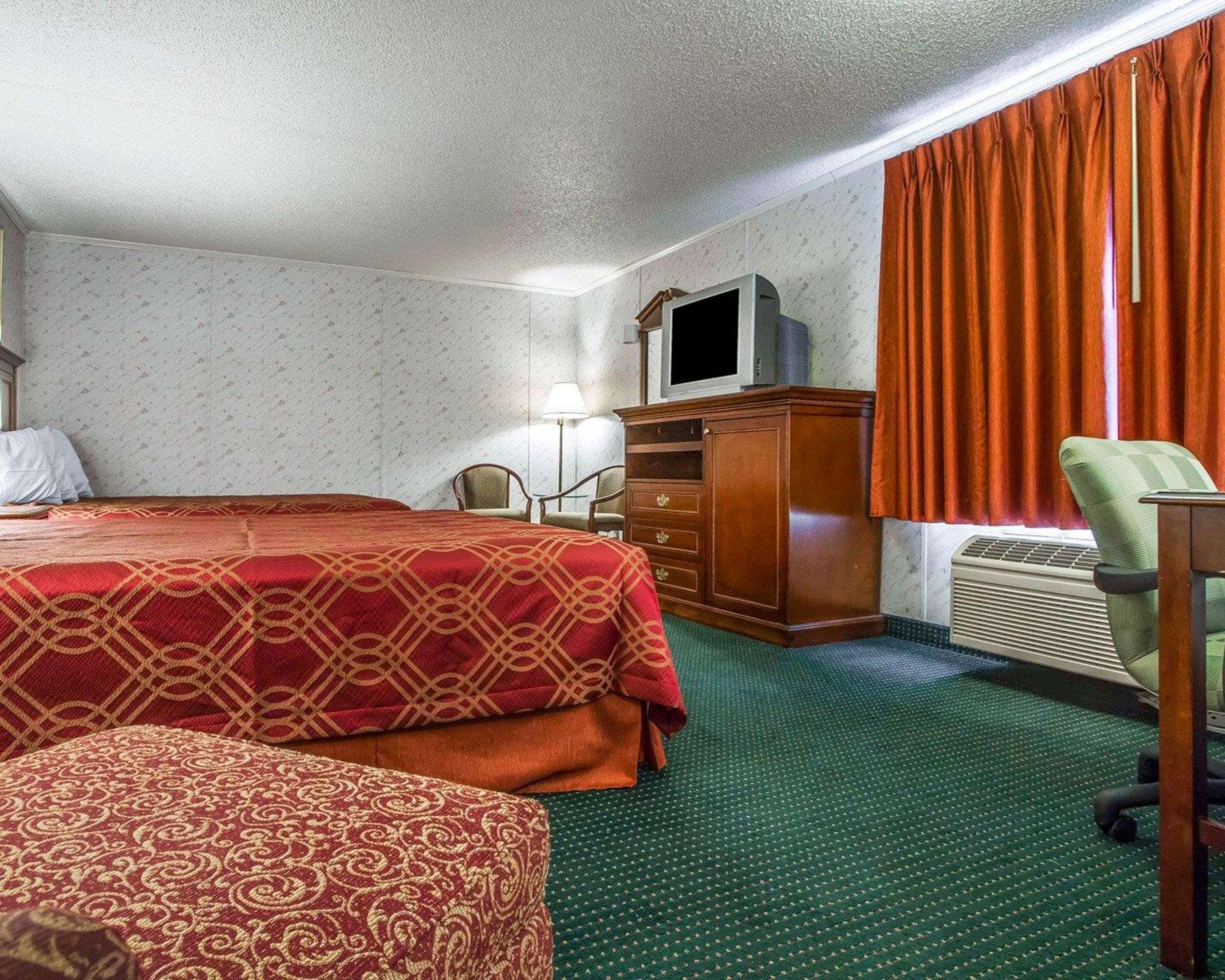 Rodeway Inn & Suites Brunswick Near Hwy 1 Exterior foto